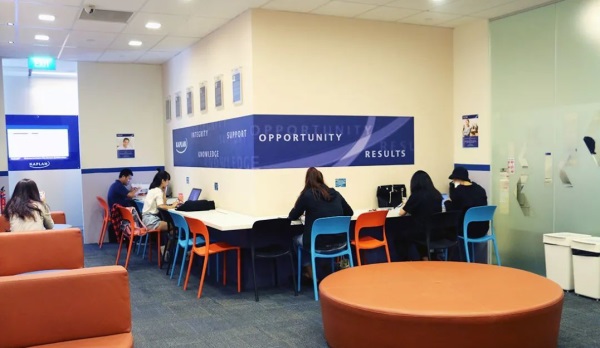 新加坡楷博高等教育学院的教学理念与方法